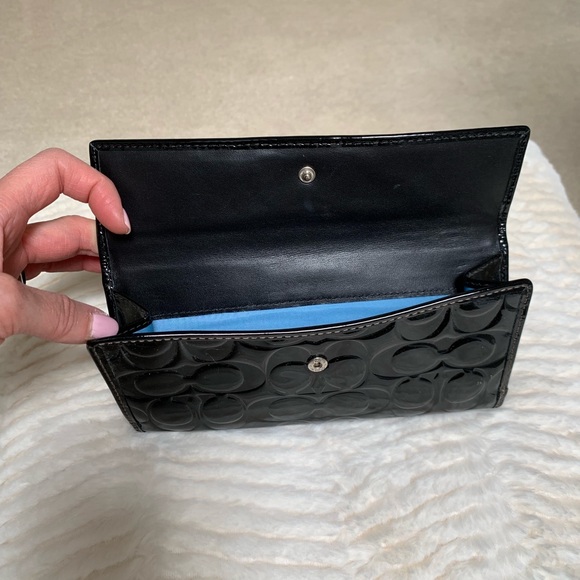 Coach  | Black Patent Embossed Logo CC Wallet - Picture 5 of 8